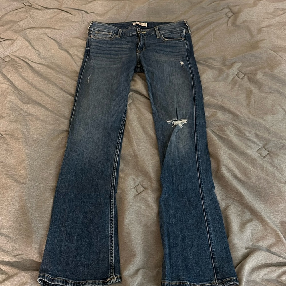 Hollister, low rise, straight jean medium wash